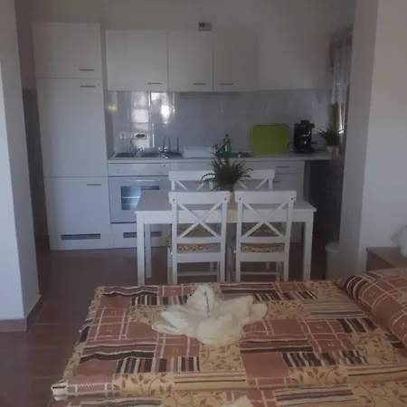 Апарт-отель Lotti Ueduelohaz